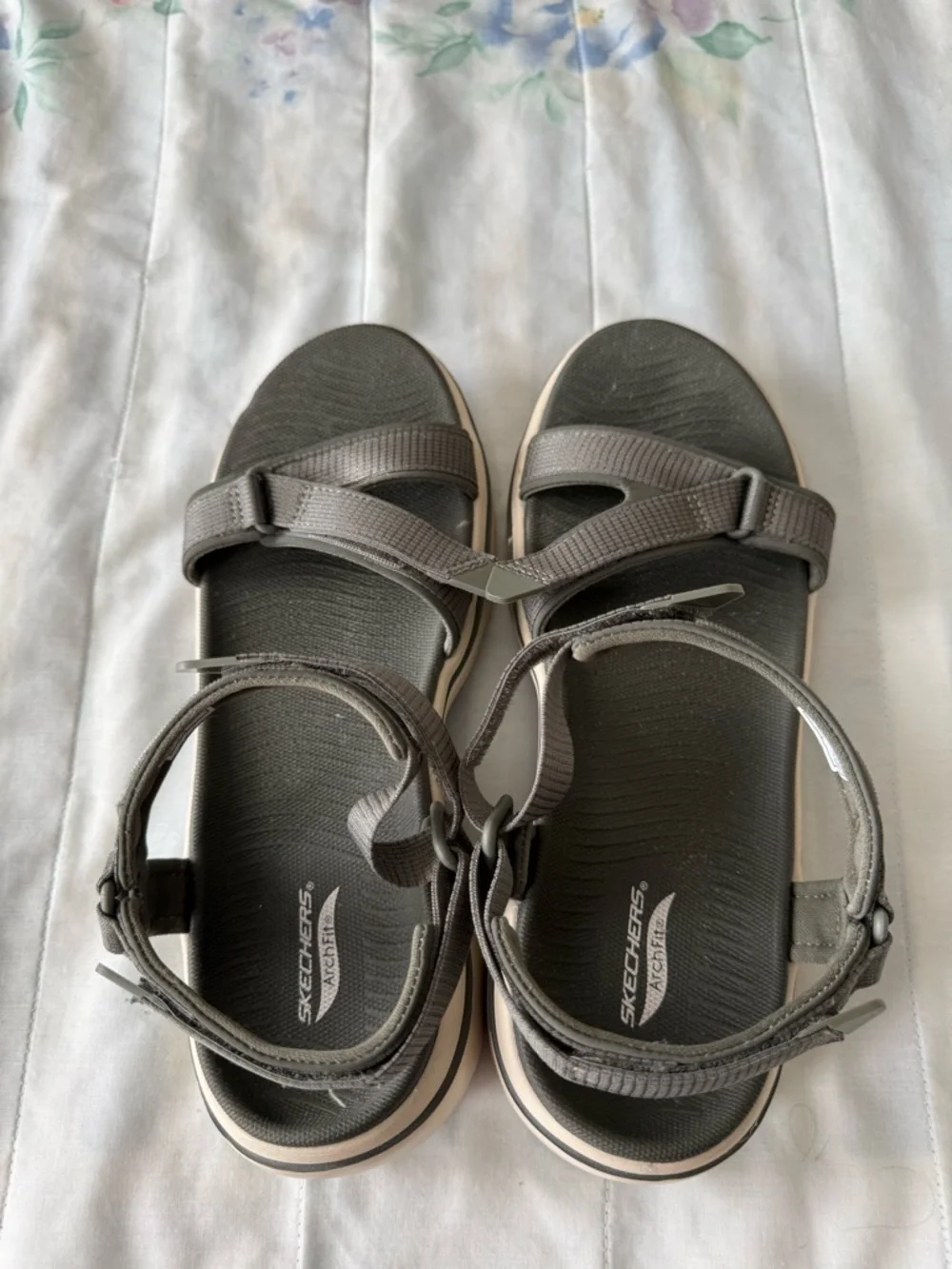 Skechers Arch Fit Women's Gray Adjustable Strap Sandals - Picture 5 of 5